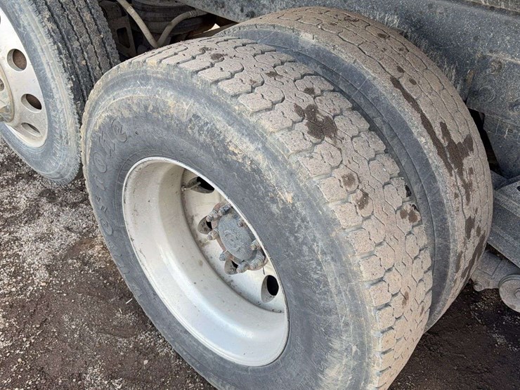 2017-kenworth-t880-image-6