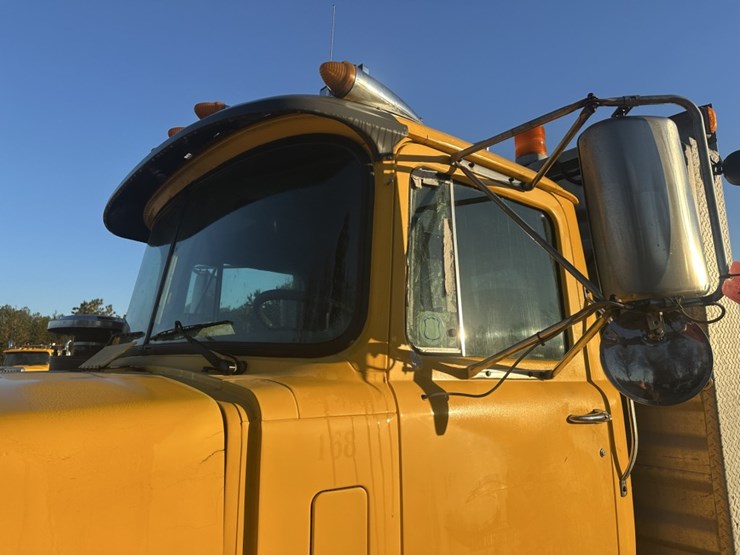 mack-rd688s-image-14