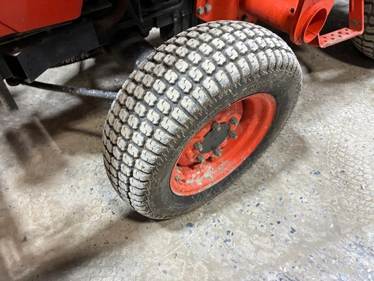 2022-kubota-l3902hst-image-12