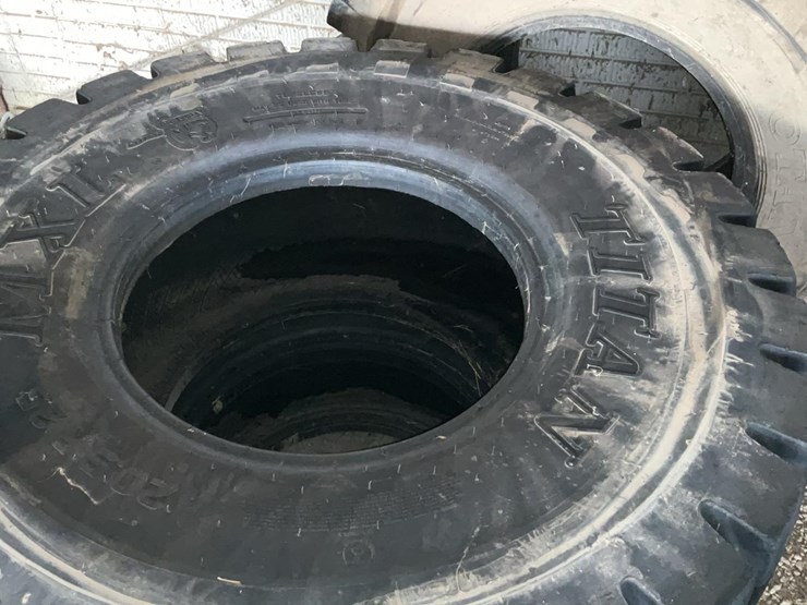 #517-•-loader-tires-image-6