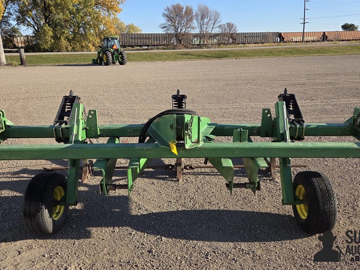 john-deere-3-pt-v-ripper-image-2
