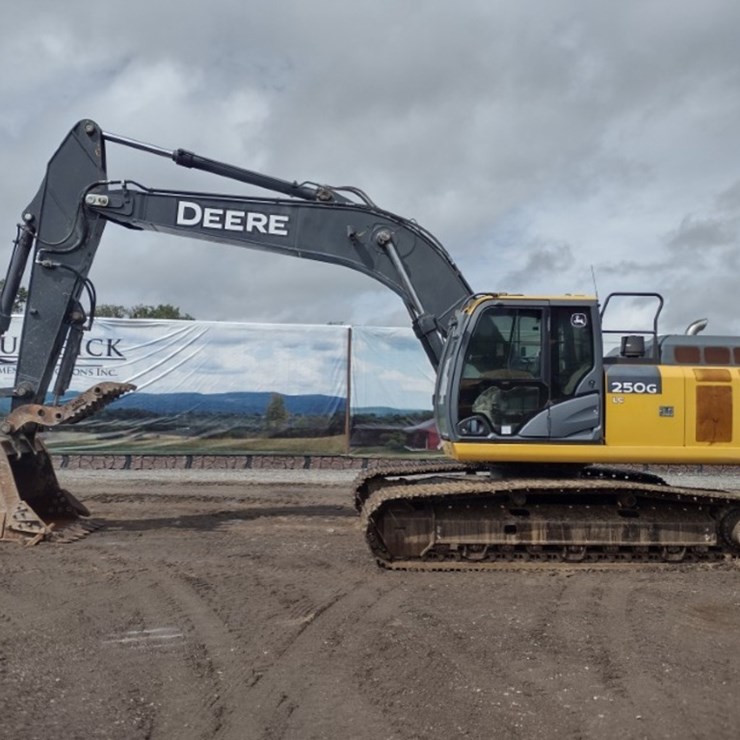 DEERE 250G LC