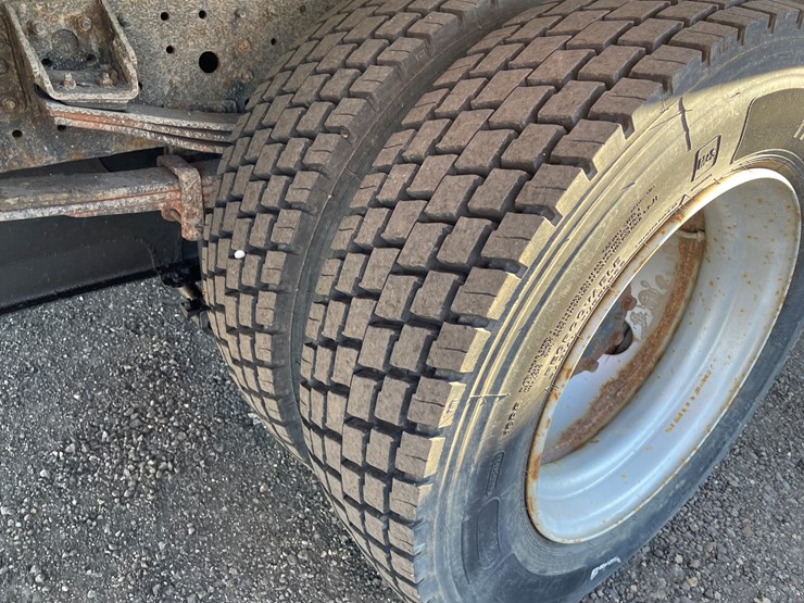 #1072-•-2012-mitsubishi-canter-fe160-cab-over-diesel-box-truck-(has-wi-title)-image-14