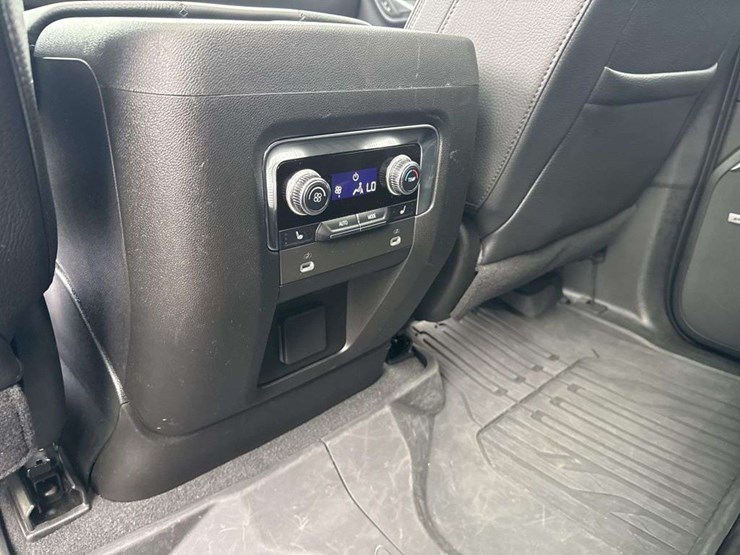 2023-gmc-yukon-denali-image-19