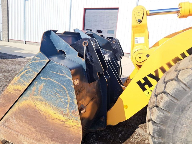 2018-hyundai-hl965-image-15