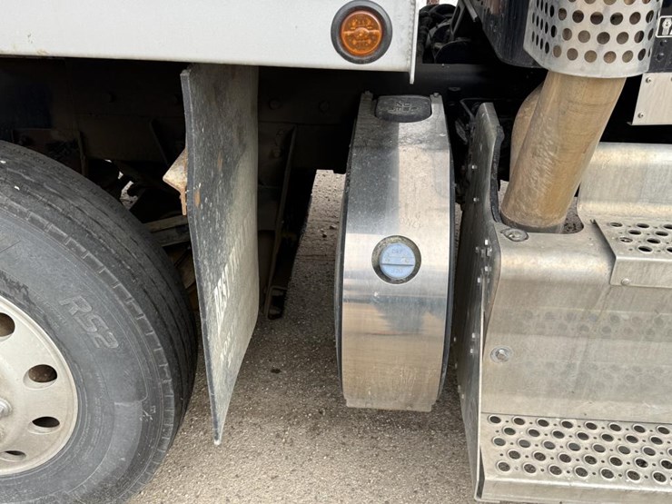 2014-kenworth-t800-image-12