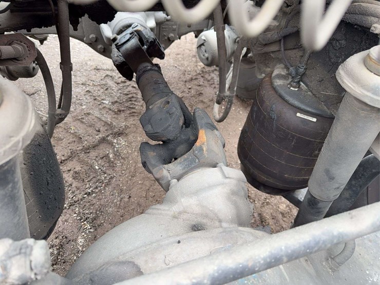 2019-peterbilt-579-image-24