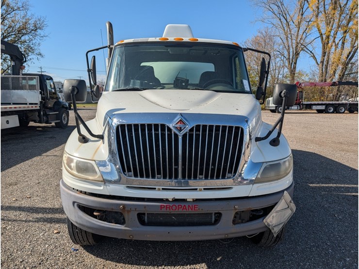 international-durastar-4300-image-2