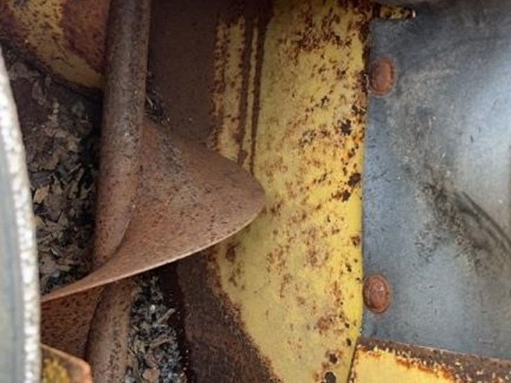 new-holland-352-image-7