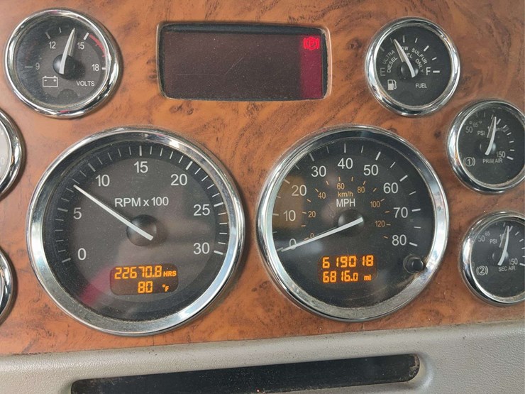 2009-peterbilt-389-image-20