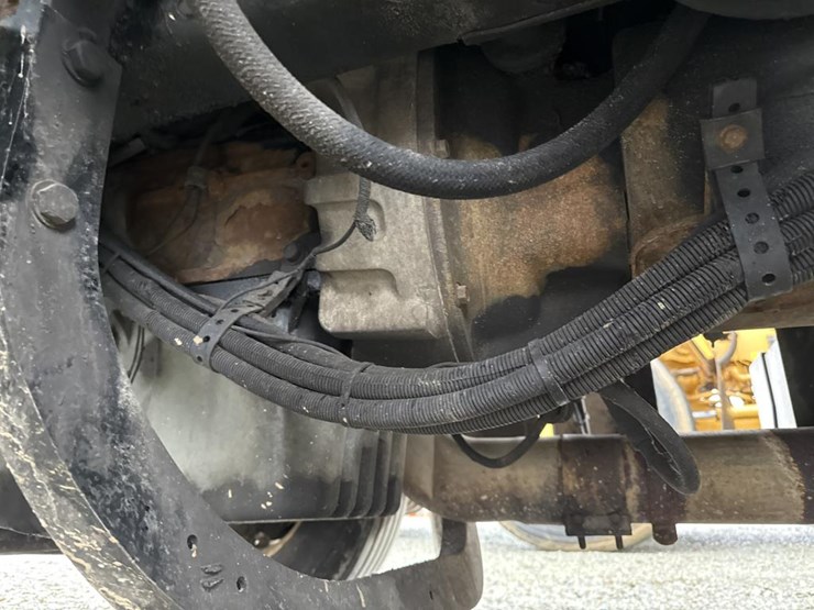 1999-peterbilt-379-image-35