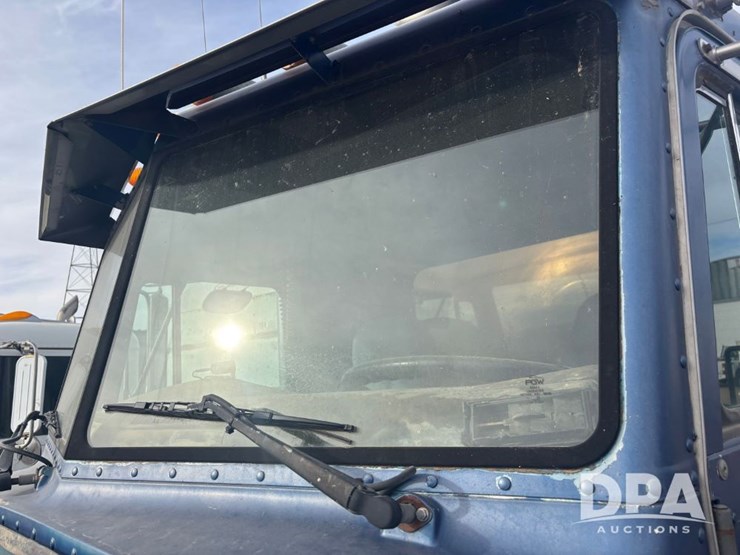 peterbilt-377-image-44