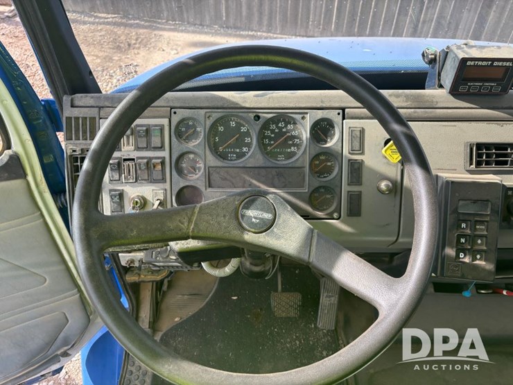 freightliner-fl106-image-78