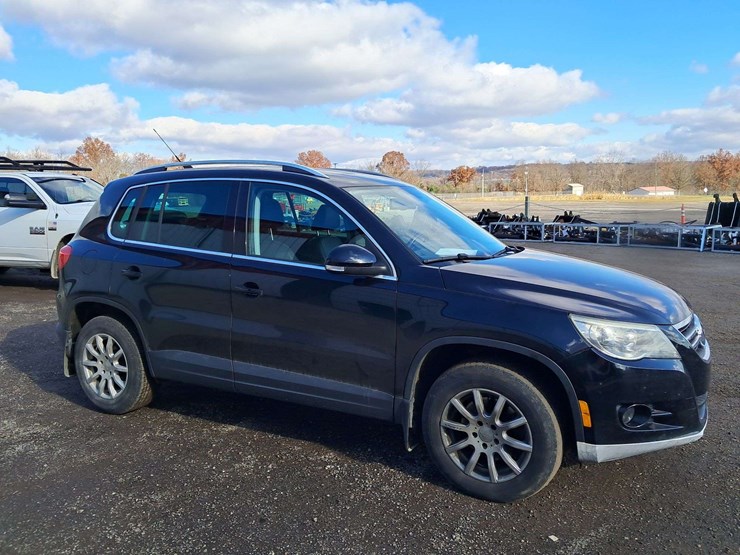 2010-volkswagen-tiguan-image-2