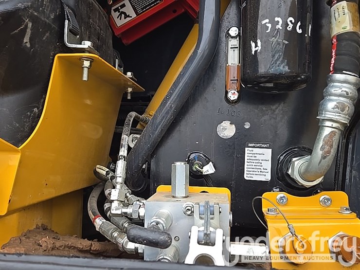 2019-deere-850l-lgp-image-86