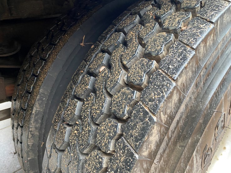 international-4700-image-25