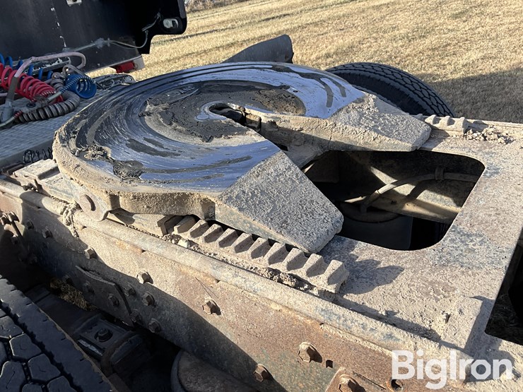 1987-peterbilt-359-image-9