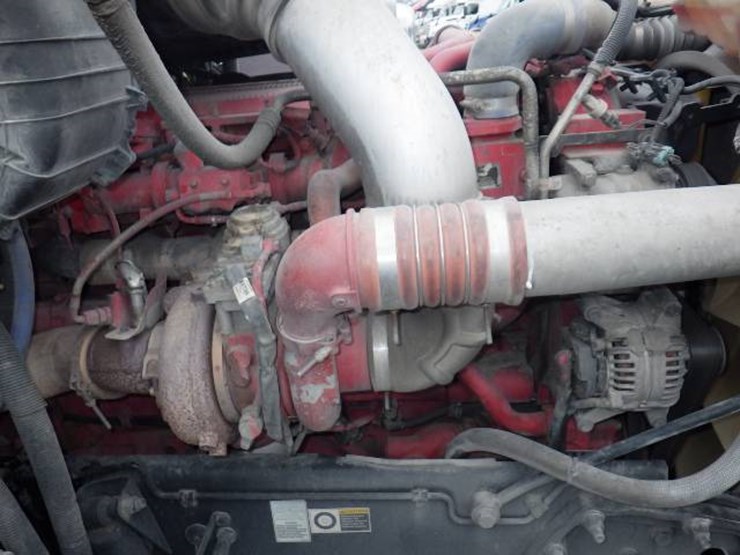 peterbilt-579-image-31