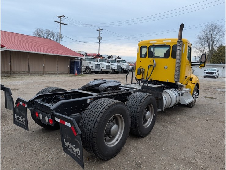 2020-kenworth-t880-image-8