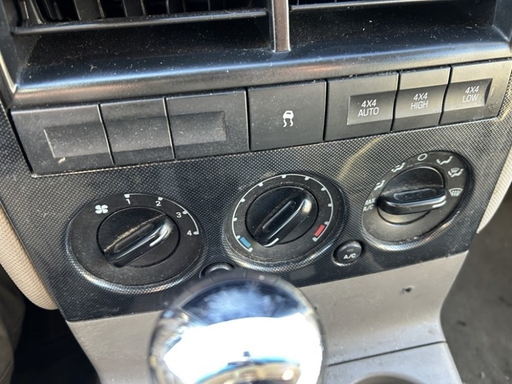 2007-ford-explorer-xlt-image-22