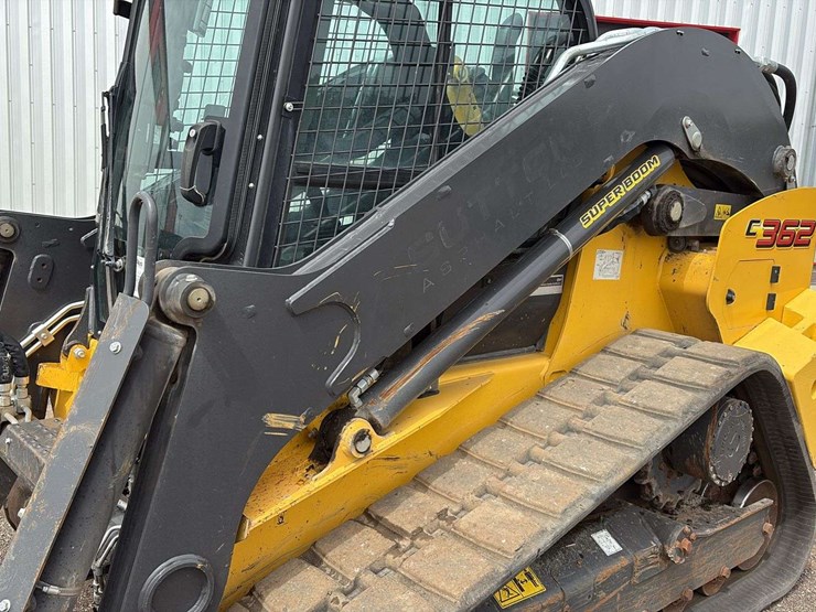 2022-new-holland-c362-image-38