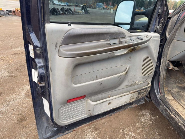 2004-ford-f450-image-38