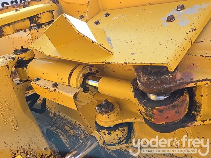 2018-komatsu-d61pxi-24-image-49