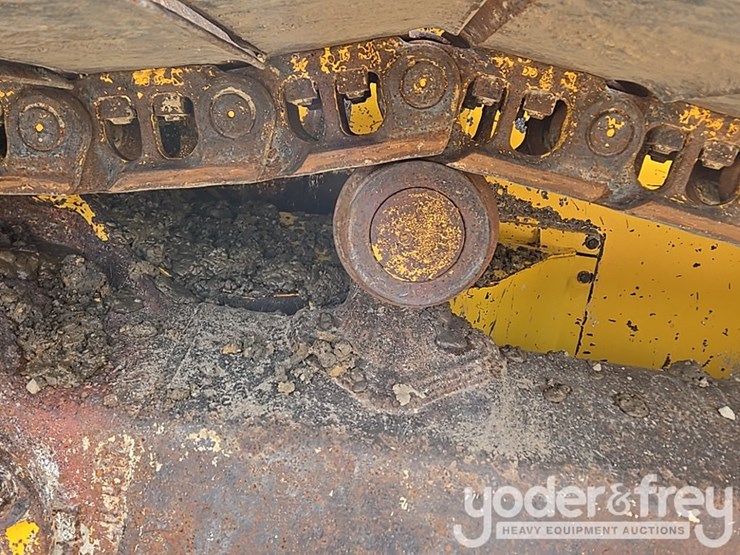 2018-komatsu-d61pxi-24-image-25