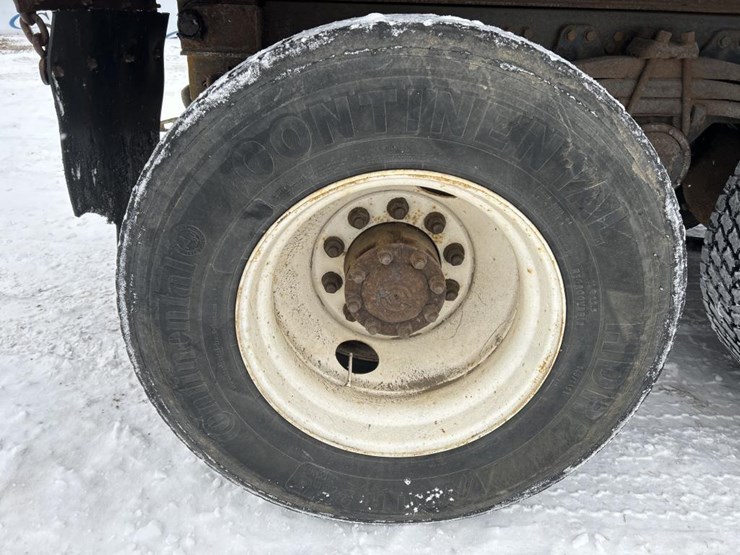 #1042-•-2000-volvo-quad-axle-dump-truck-image-69