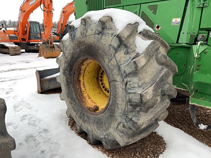 2016-deere-648l-image-16