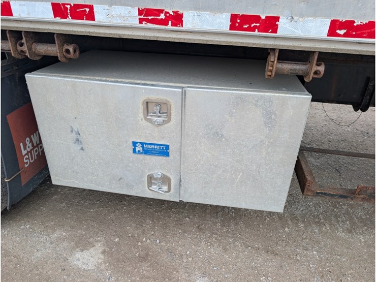 2015-freightliner-114sd-image-5