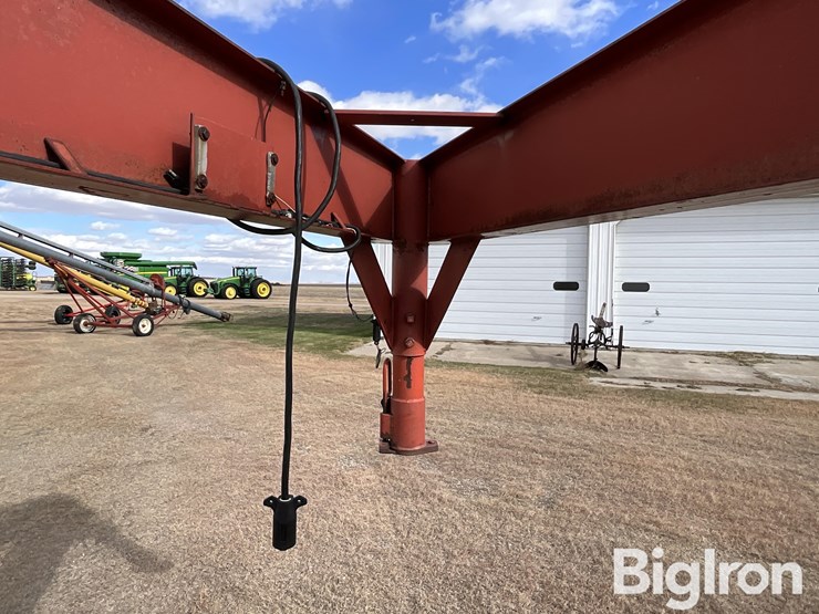 1993-donahue-t/a-swather-trailer-image-11