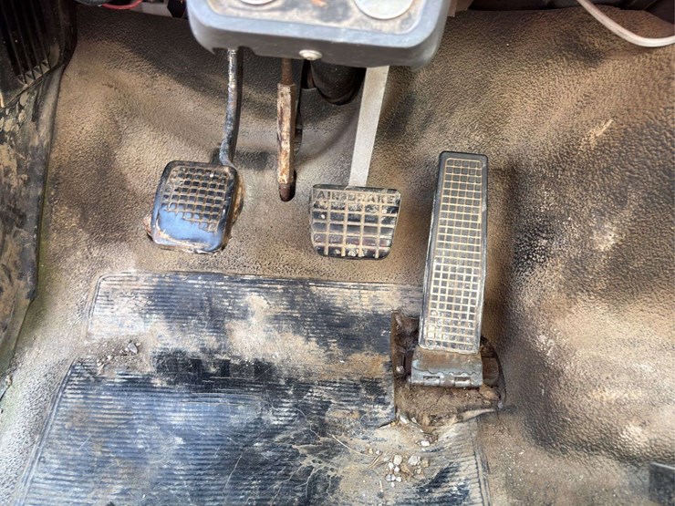 1992-ford-f700-image-30