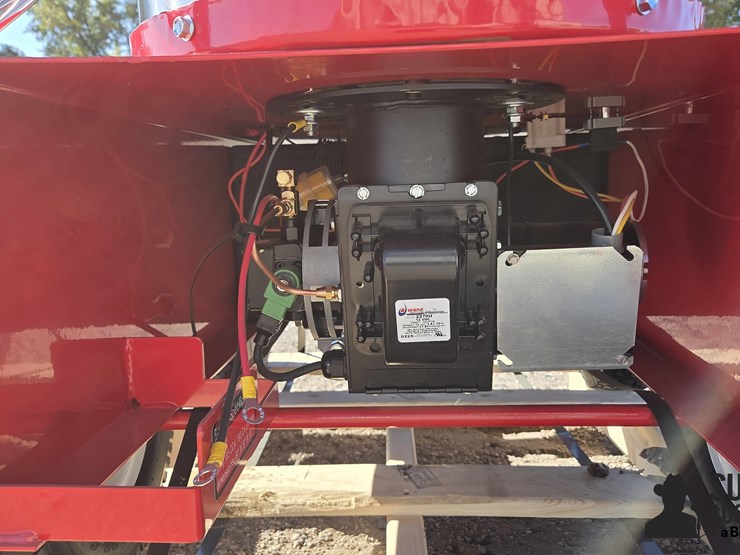 2025-magnum-4000-series-hot-water-pressure-washer-image-15