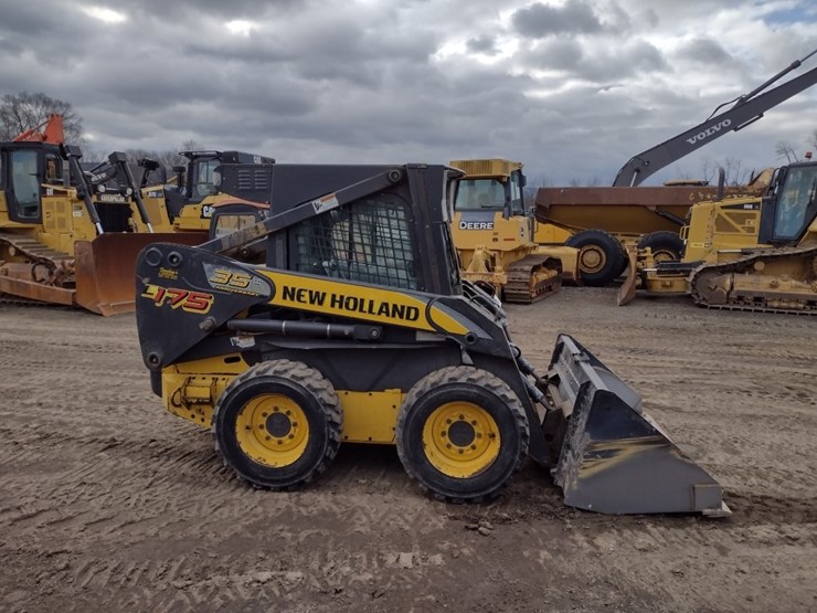 new-holland-l175-image-3