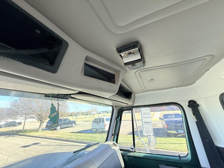 international-4700-image-49