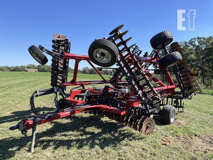 2022-case-ih-true-tandem-335vt-image-1