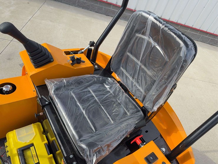 2025-miva-va15-mini-excavator-image-12