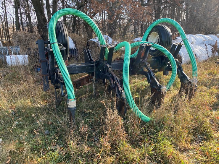 #1300-•-ag-gator-2004-injector-applicator-(colfax,-wi)-image-53