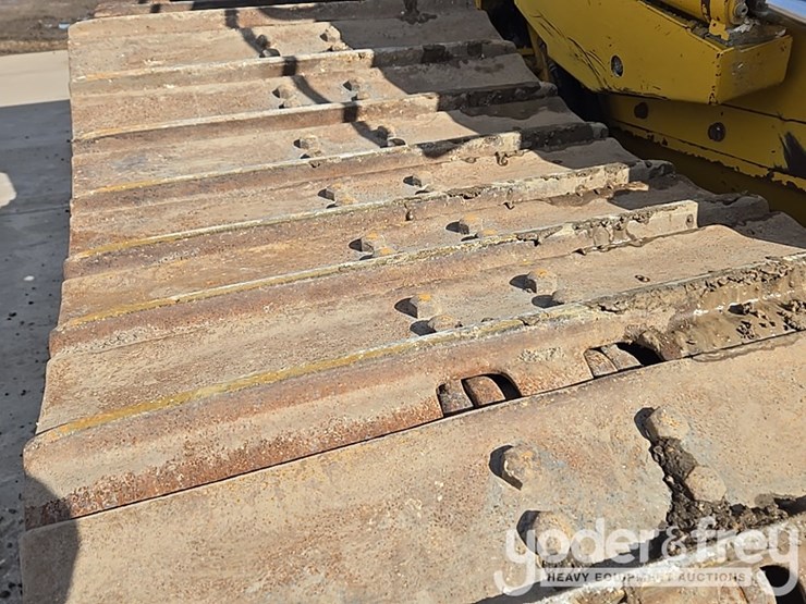 2018-komatsu-d61pxi-24-image-19