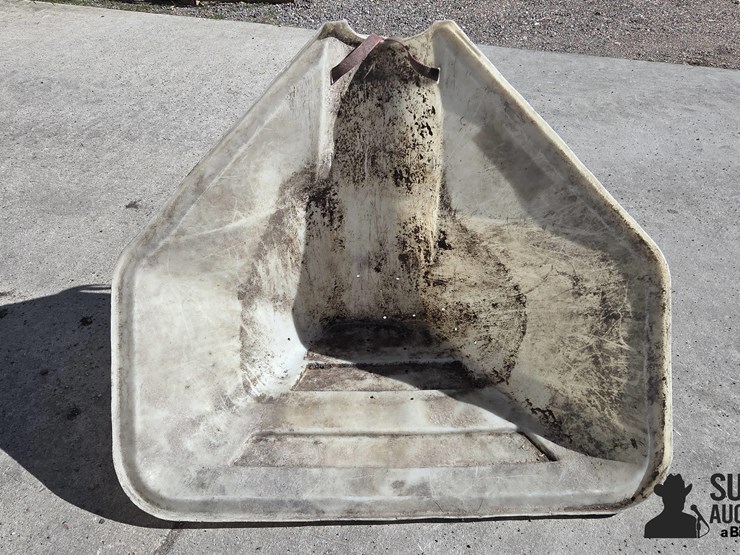 poly-auger-hopper-image-3