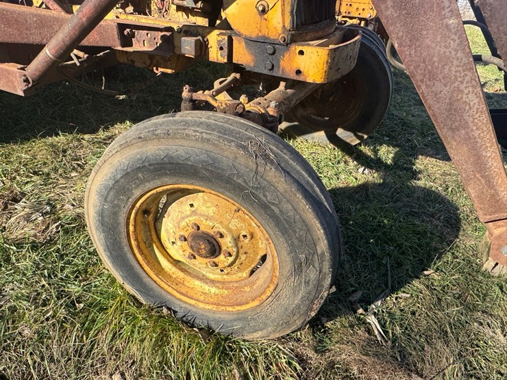 minneapolis-moline-m670-image-13