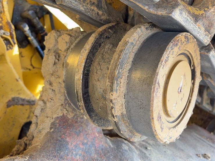 2020-komatsu-d61-image-19