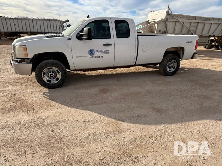 chevrolet-silverado-2500hd-image-13