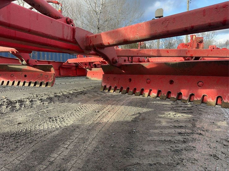 2005-massey-ferguson-6465-image-18