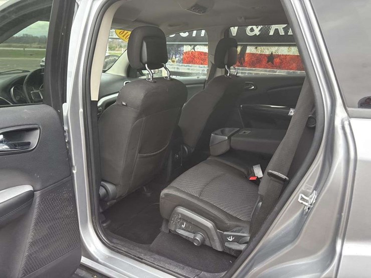 2016-dodge-journey-image-15