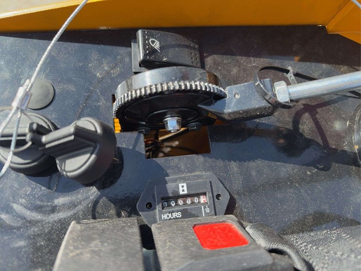 2025-miva-va13-mini-excavator-image-13