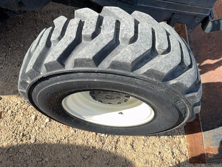 new-holland-workmaster-105-image-32