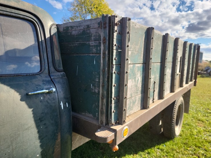 1953-gmc-354-24-round-top-cab-single-axle-grain-truck--needs-axle-shaft-image-16