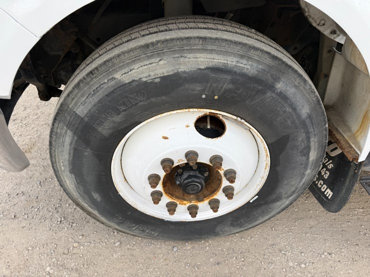 2013-ford-f750-image-11